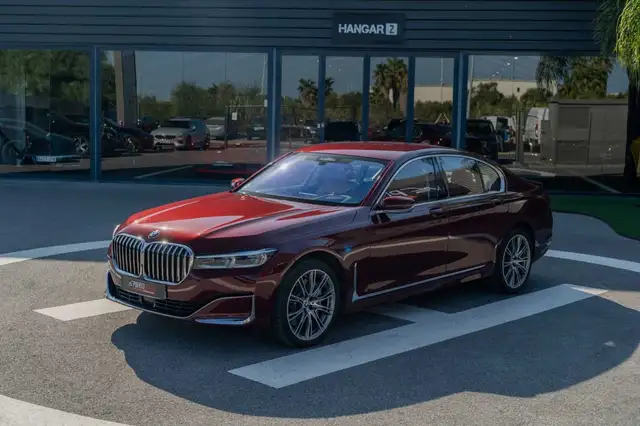 BMW 7 Series view 3