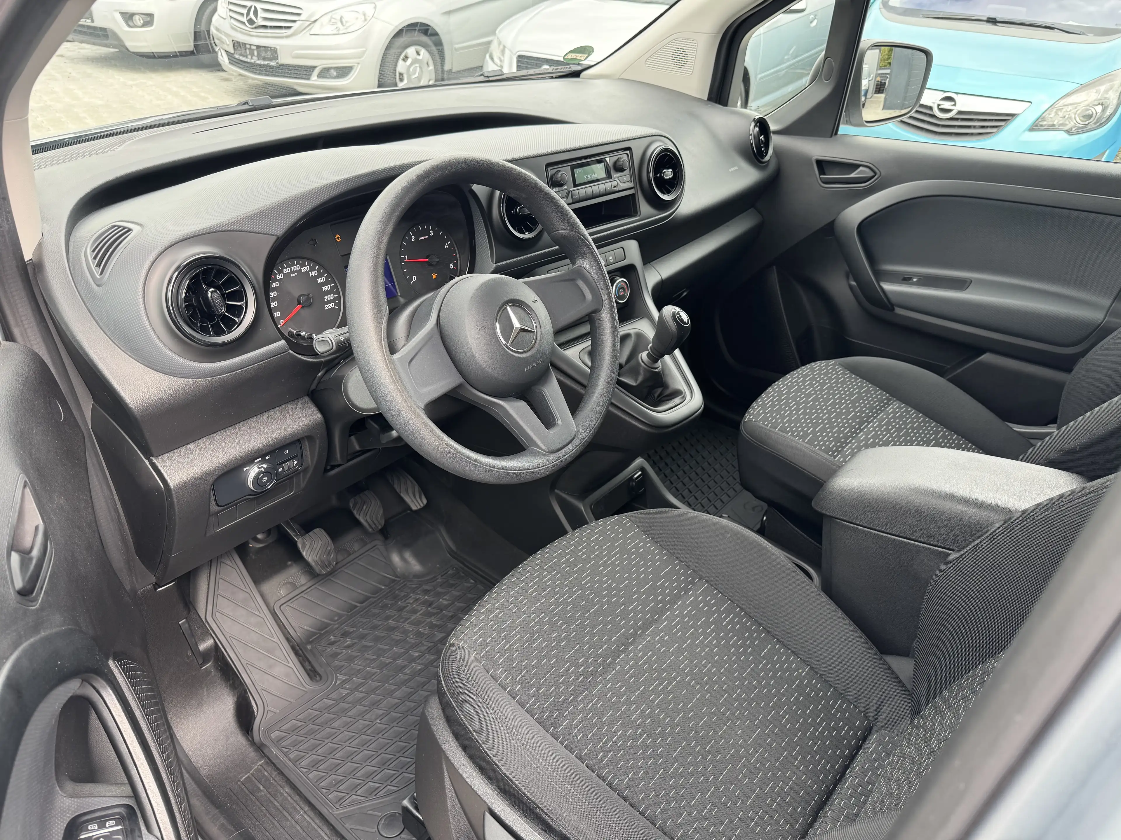 Mercedes-Benz Citan 110 CDI standard Worker Plus / Klima /LED/AHK — photo 6