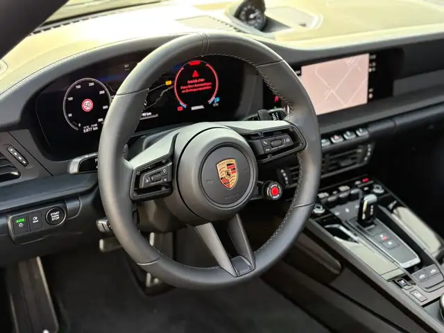 Porsche 911 view 10