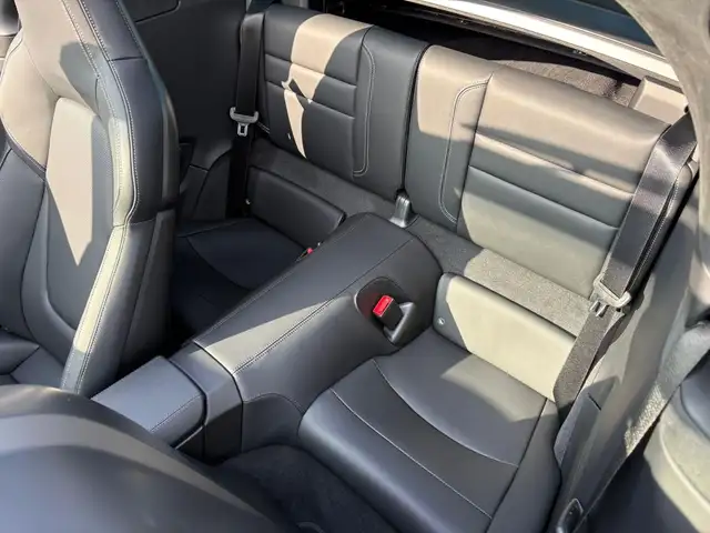 Porsche 911 view 12