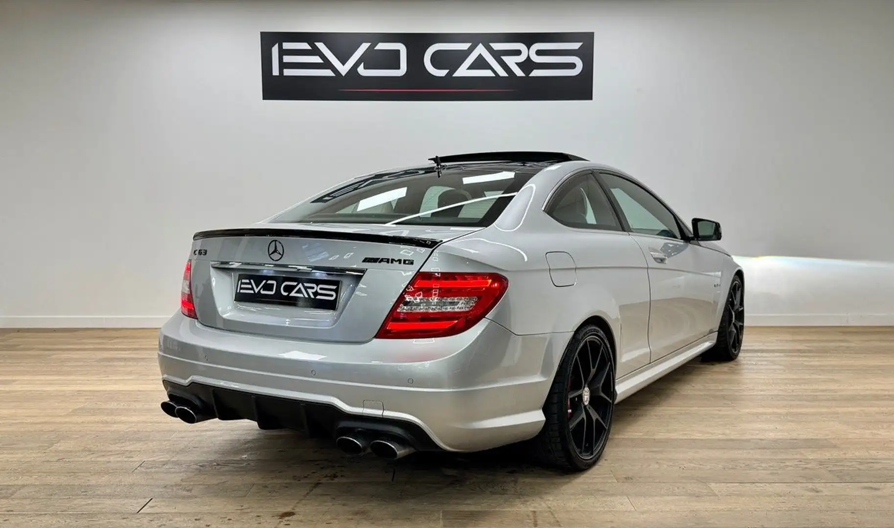 Mercedes-Benz 63 C63 AMG Édition 507 V8 6.3 507 ch / TO / Harman Kardon / AMG PERFORMANCE Gris - 2