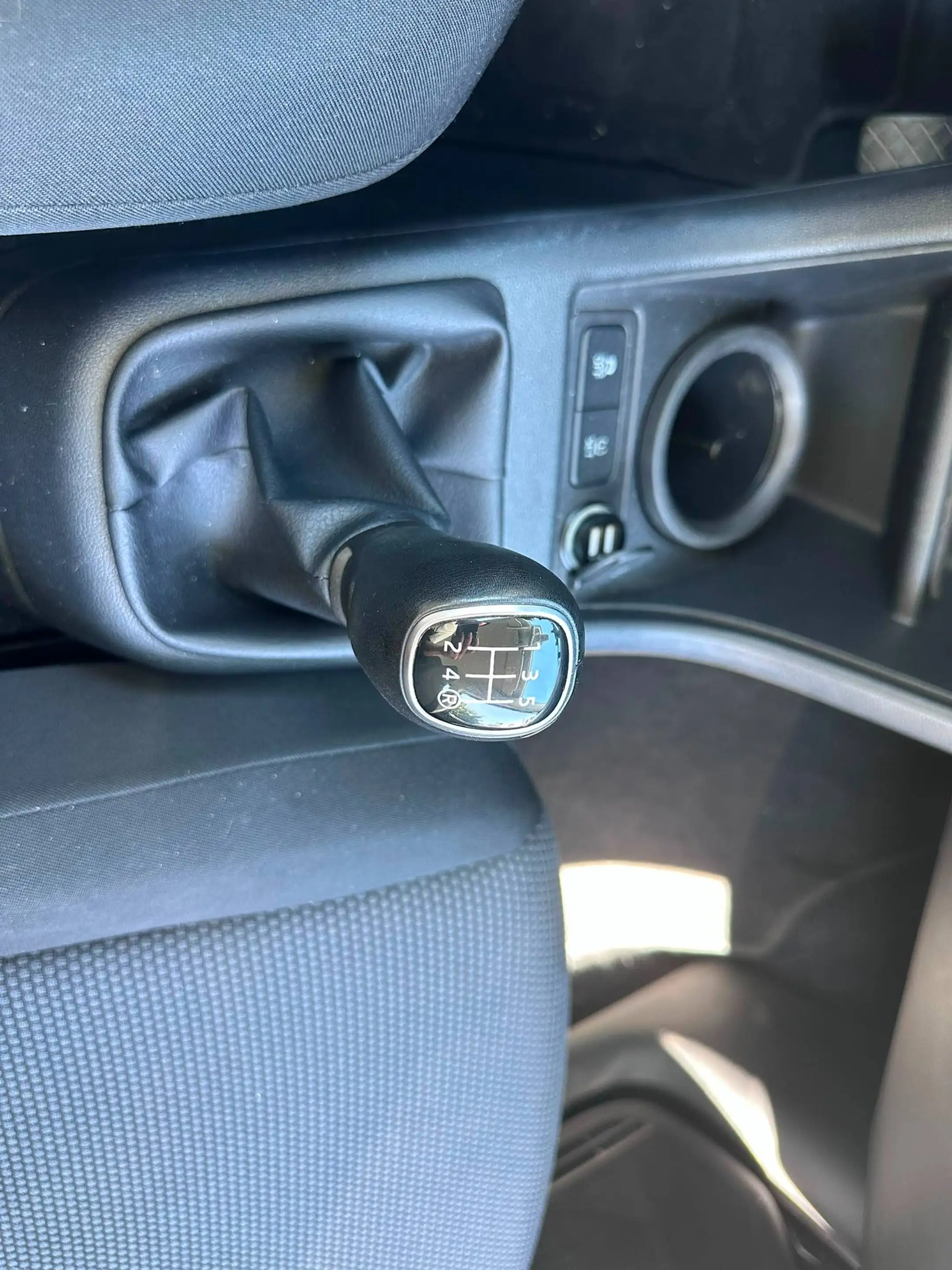 Skoda Citigo Citigo 1.0i / GARANTIE 12 MOIS / 5 PORTES / A/C / CAPT ARR / V/E / 189€ X42 / M — photo 13