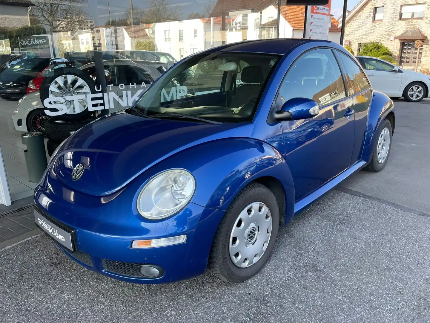 Volkswagen New Beetle Lim. 2.0 * Klima * SHZ * PDC / TÜV 25 Blauw - 1