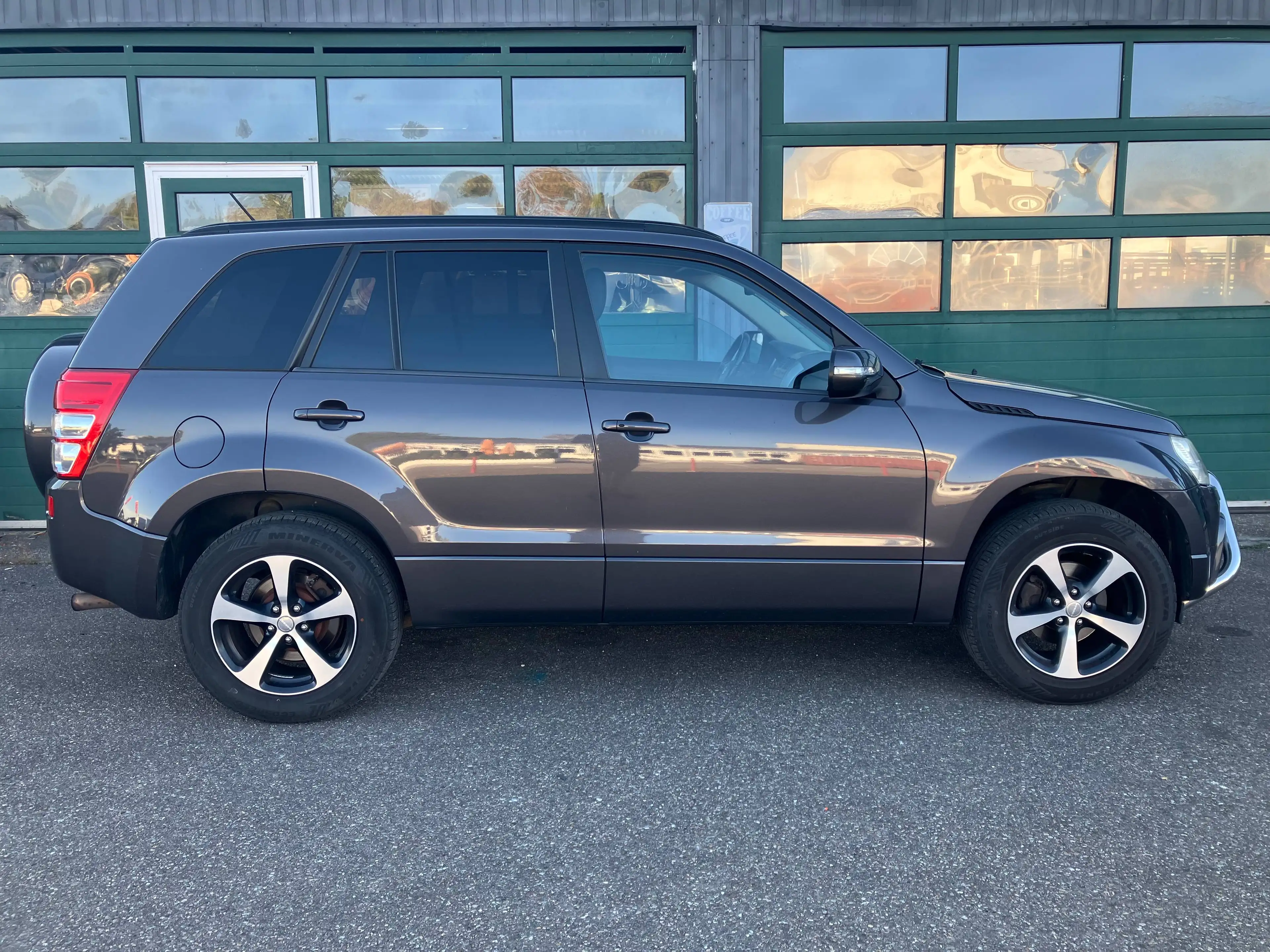 Suzuki Grand Vitara 2.4 VVT Club (5-trg.) Automatik Leder SD Xenon AHK — photo 2