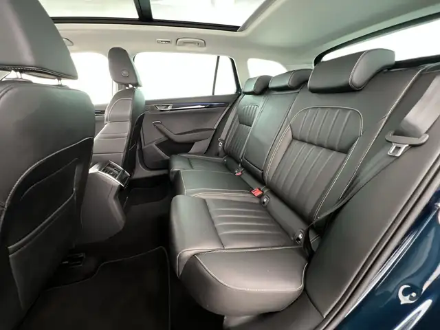 Skoda Octavia view 9