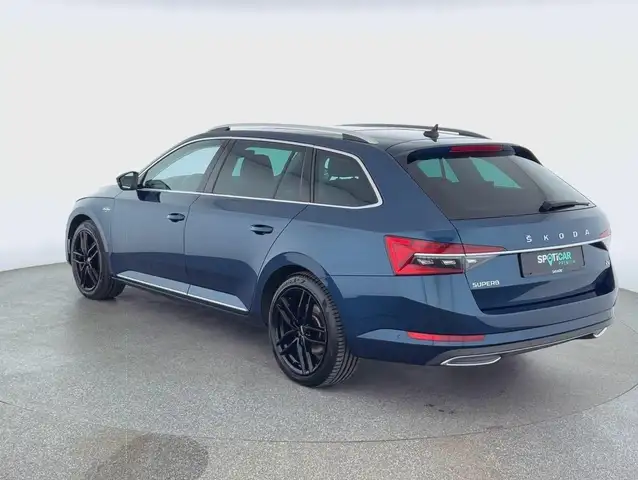 Skoda Octavia view 5