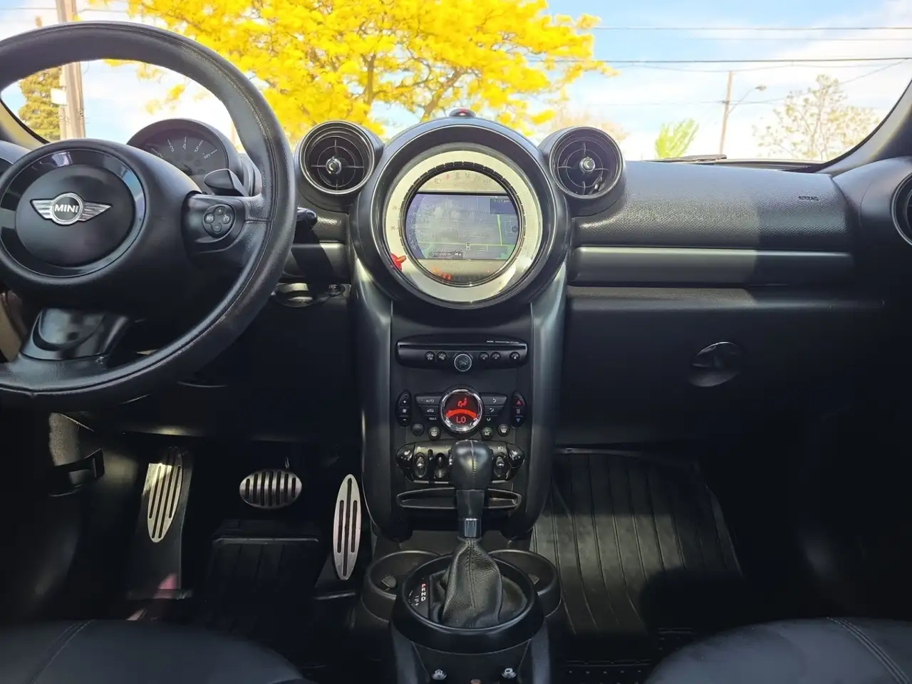 MINI Cooper Countryman снимка MINI Cooper Countryman