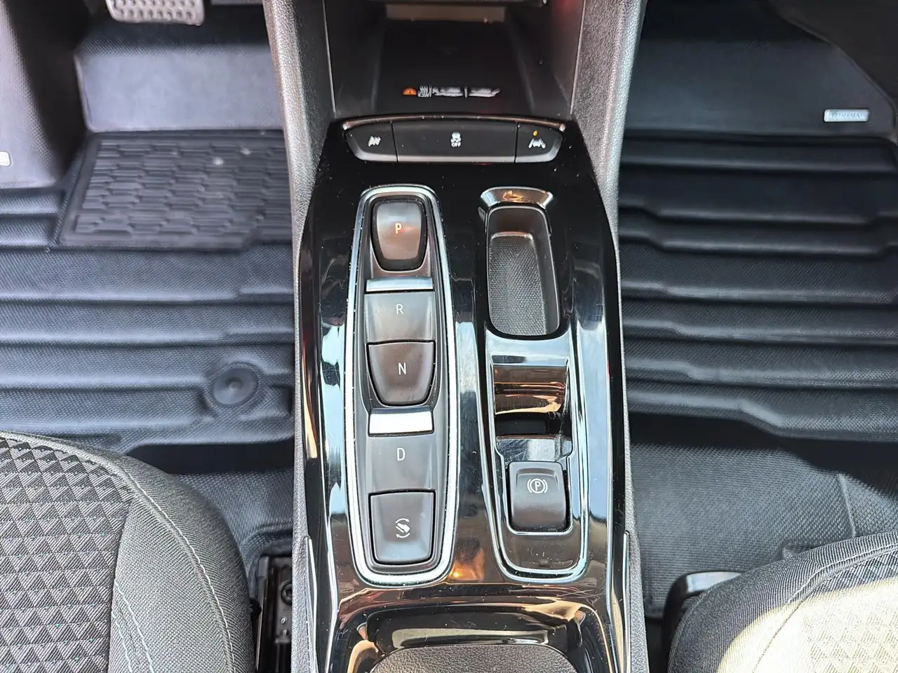 Chevrolet Bolt снимка Chevrolet Bolt