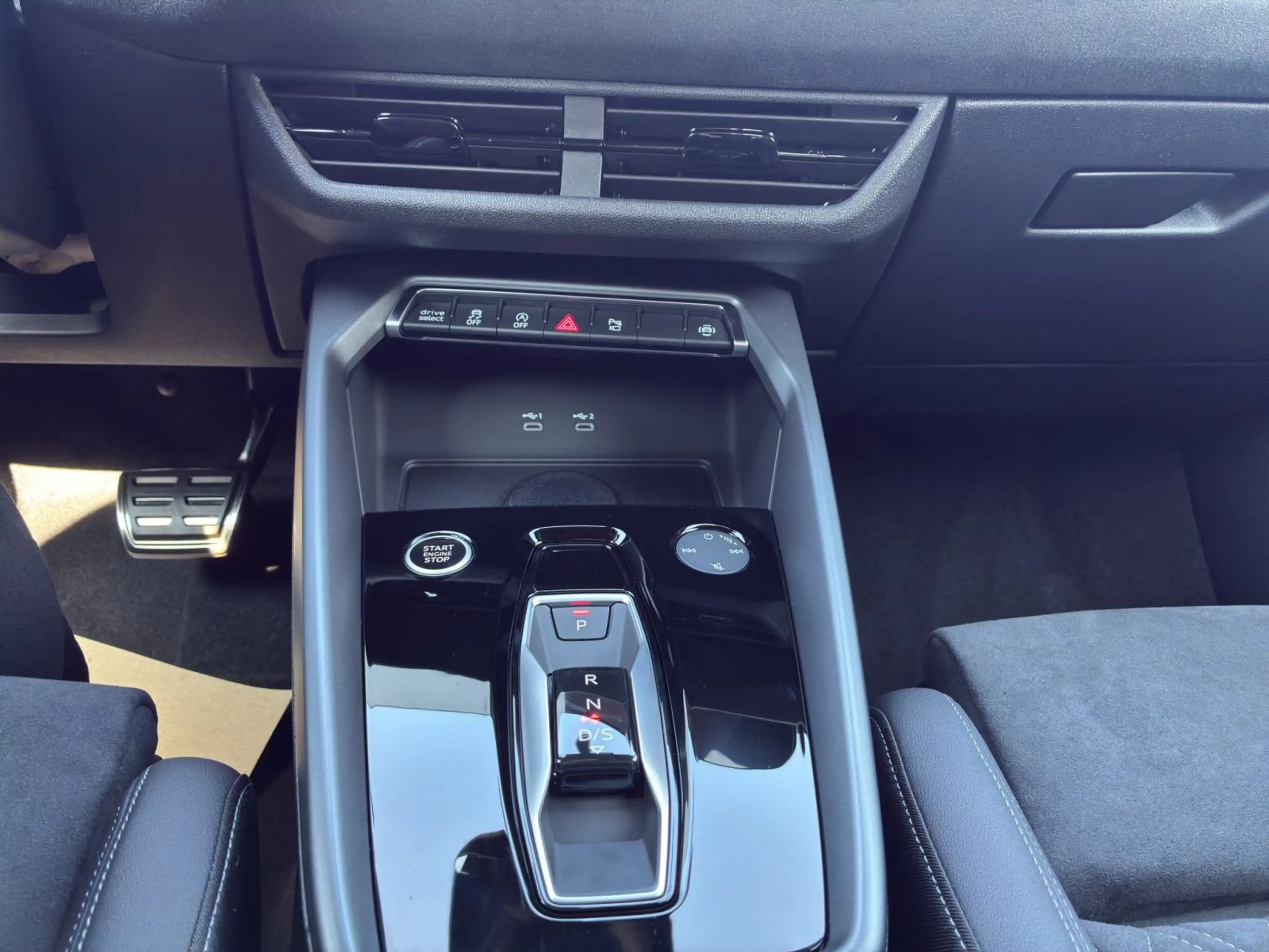 Audi A3 TFSI S tronic S line — photo 13