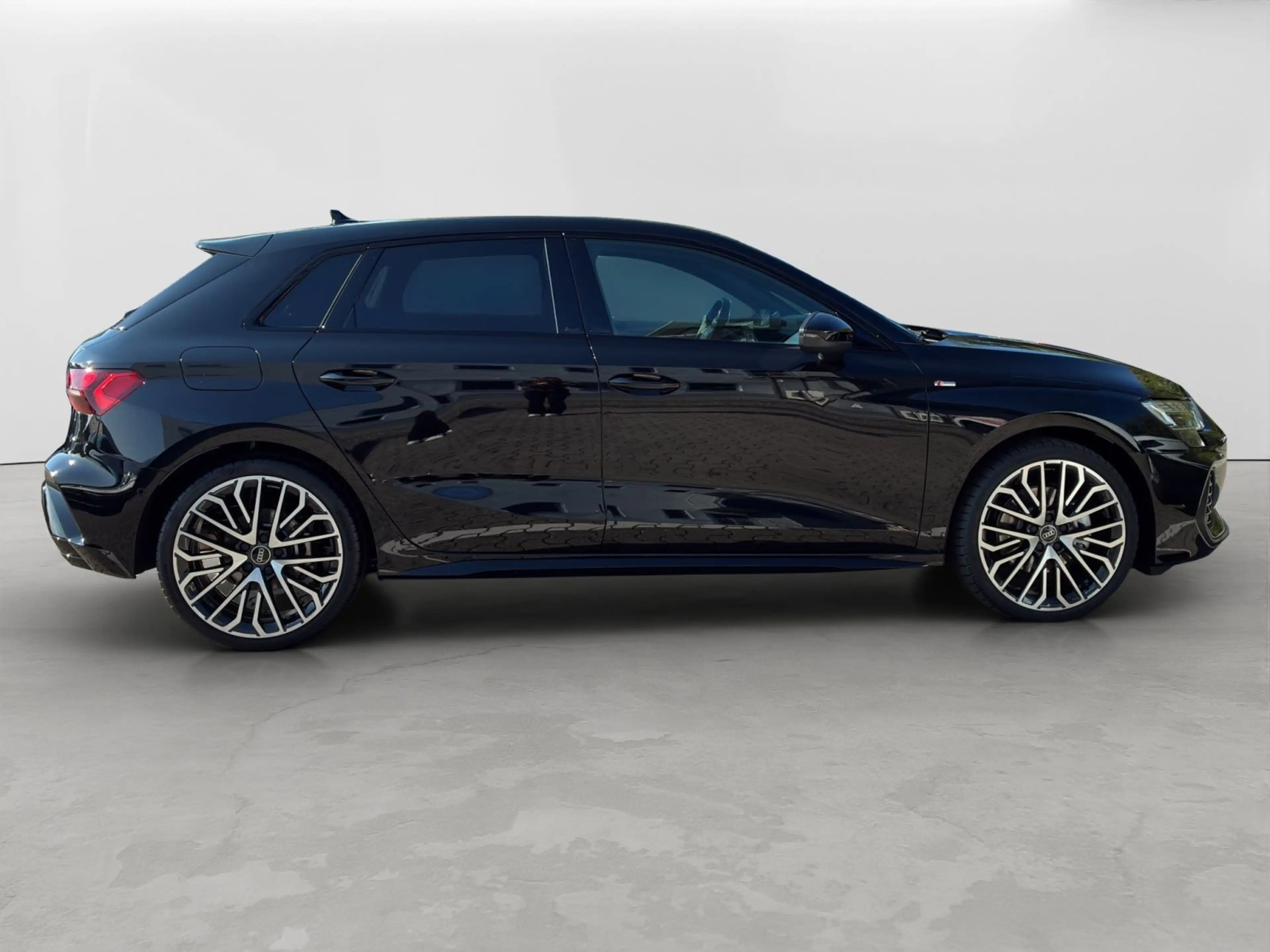 Audi A3 TFSI S tronic S line — photo 6