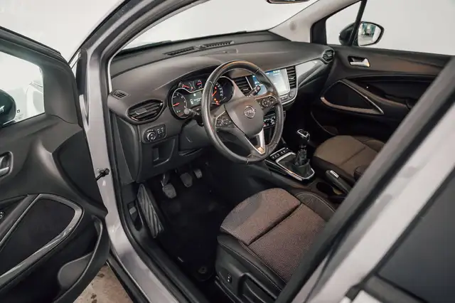 Opel Crossland view 12