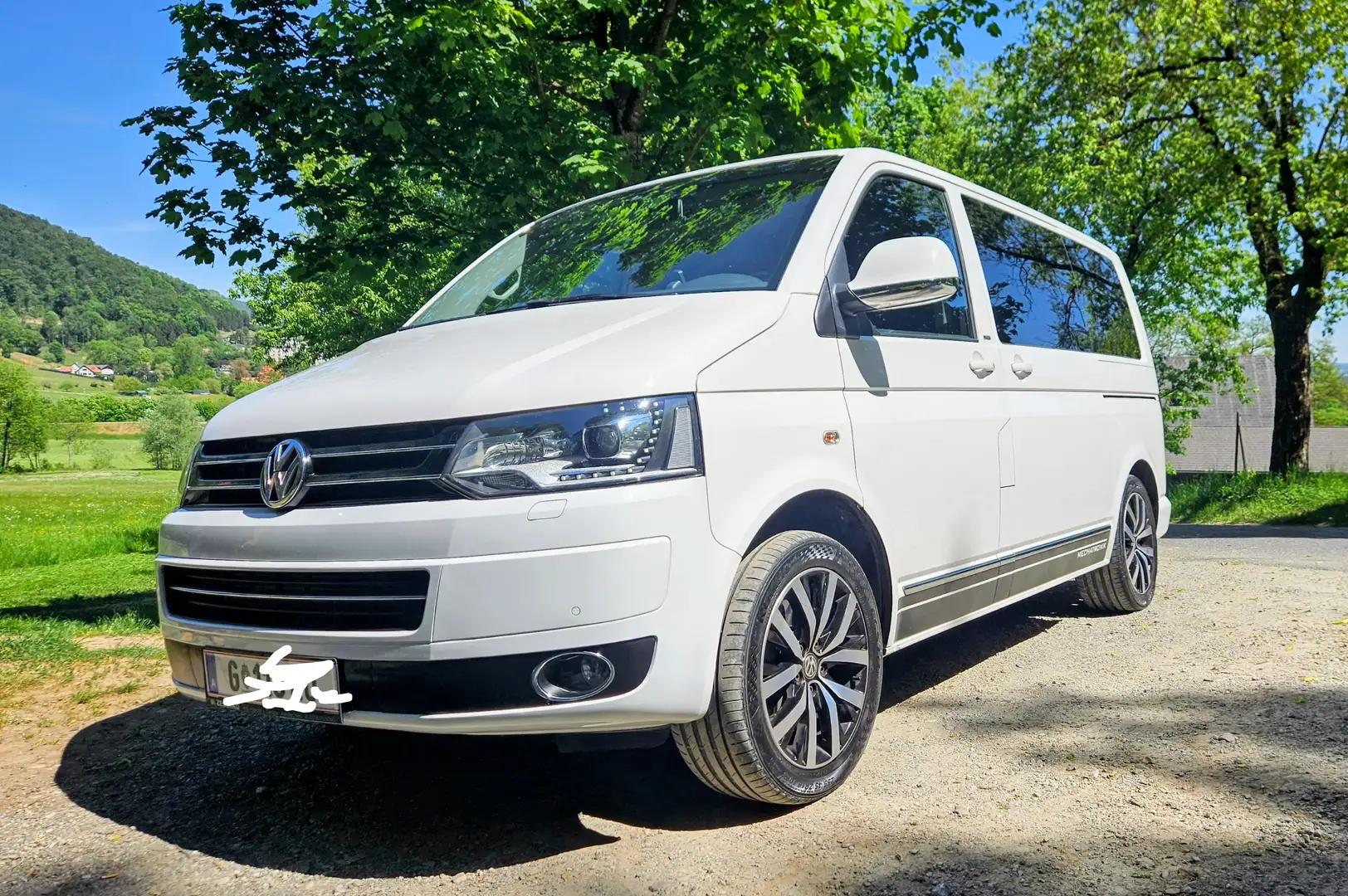 Volkswagen T5 Multivan Multivan Generation 2,0 BMT BiTDI DSG Generation mit Vorzelten Weiß - 1