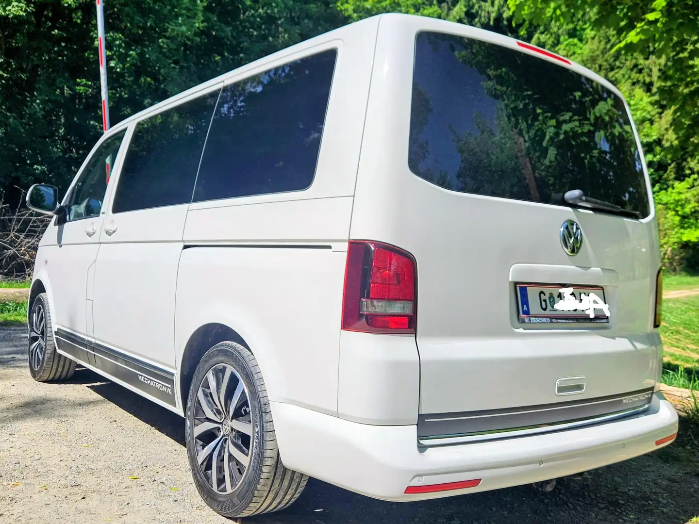Volkswagen T5 Multivan Multivan Generation 2,0 BMT BiTDI DSG Generation mit Vorzelten Weiß - 2
