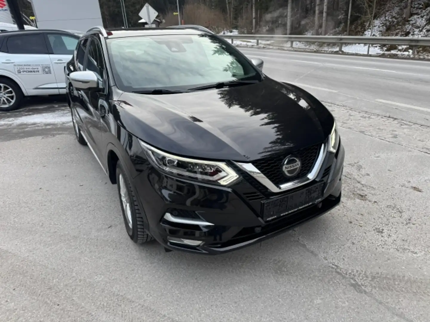 Nissan Qashqai Qashqai 1.3 DIG-T 4x4 DCT N-Connecta Schwarz - 2