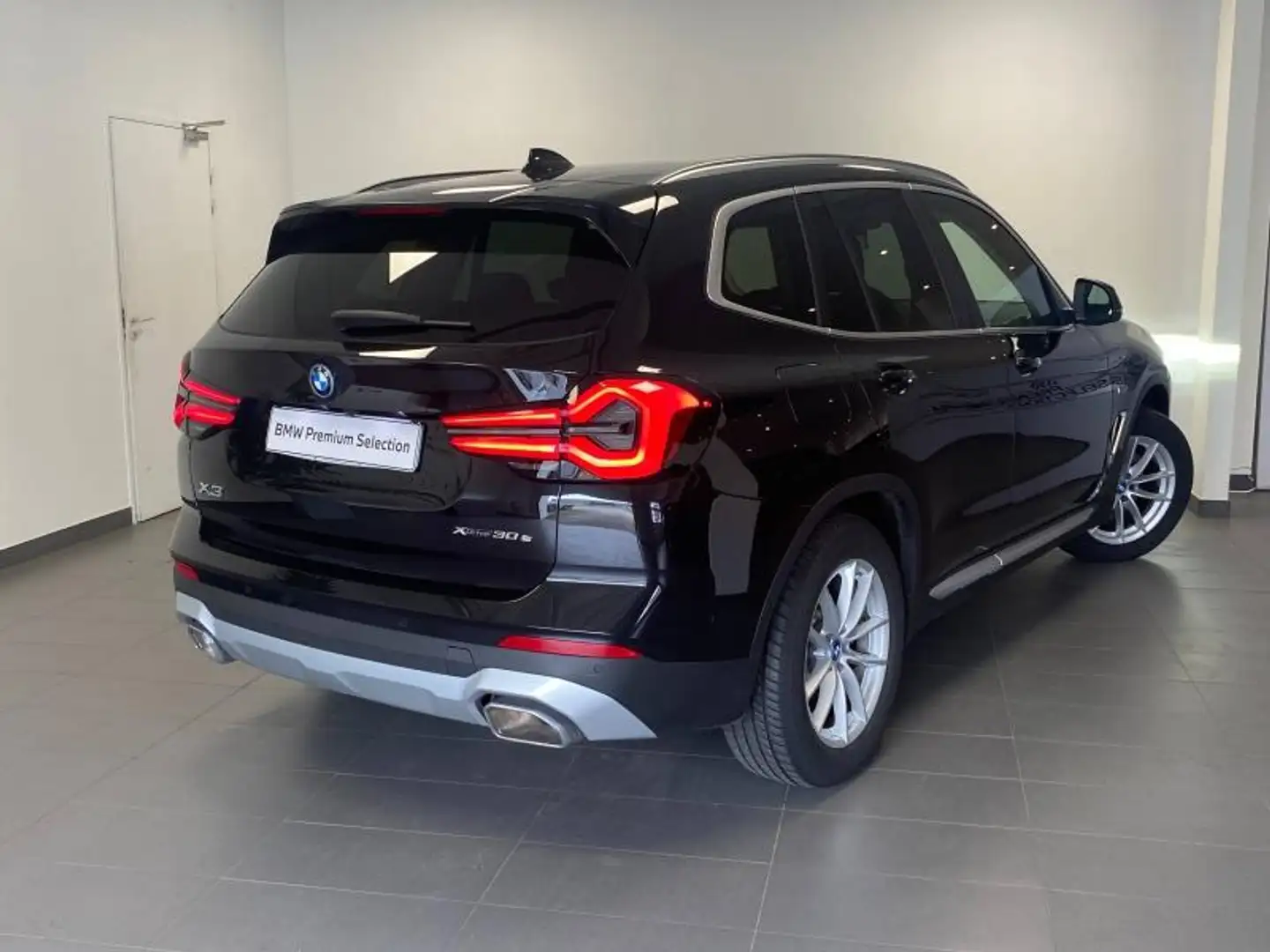 BMW X3 xDrive30e 292ch Business Design Schwarz - 2