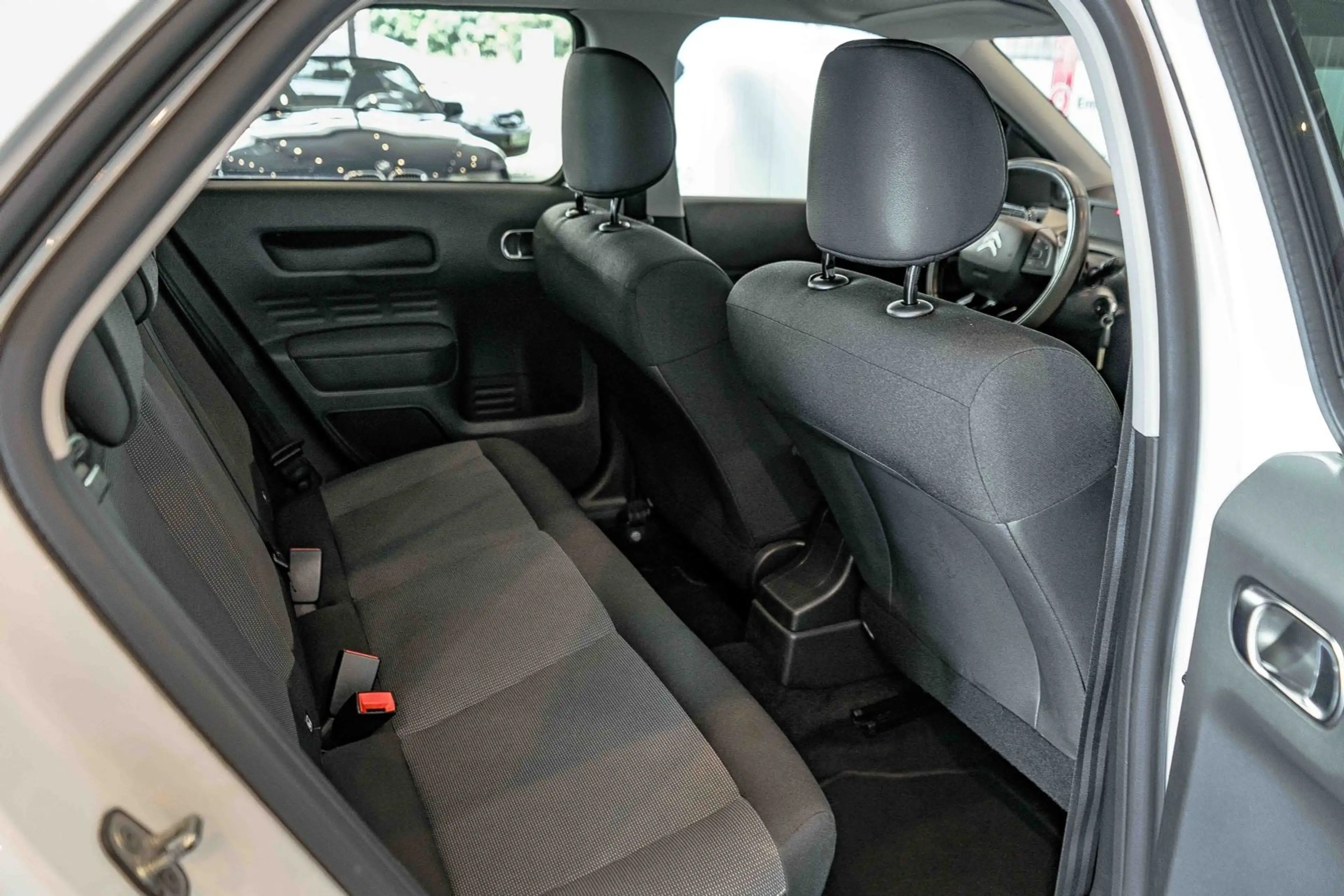 Citroen C4 Cactus 1.2 e-VTi Shine Automatik Panorama AHK — photo 14