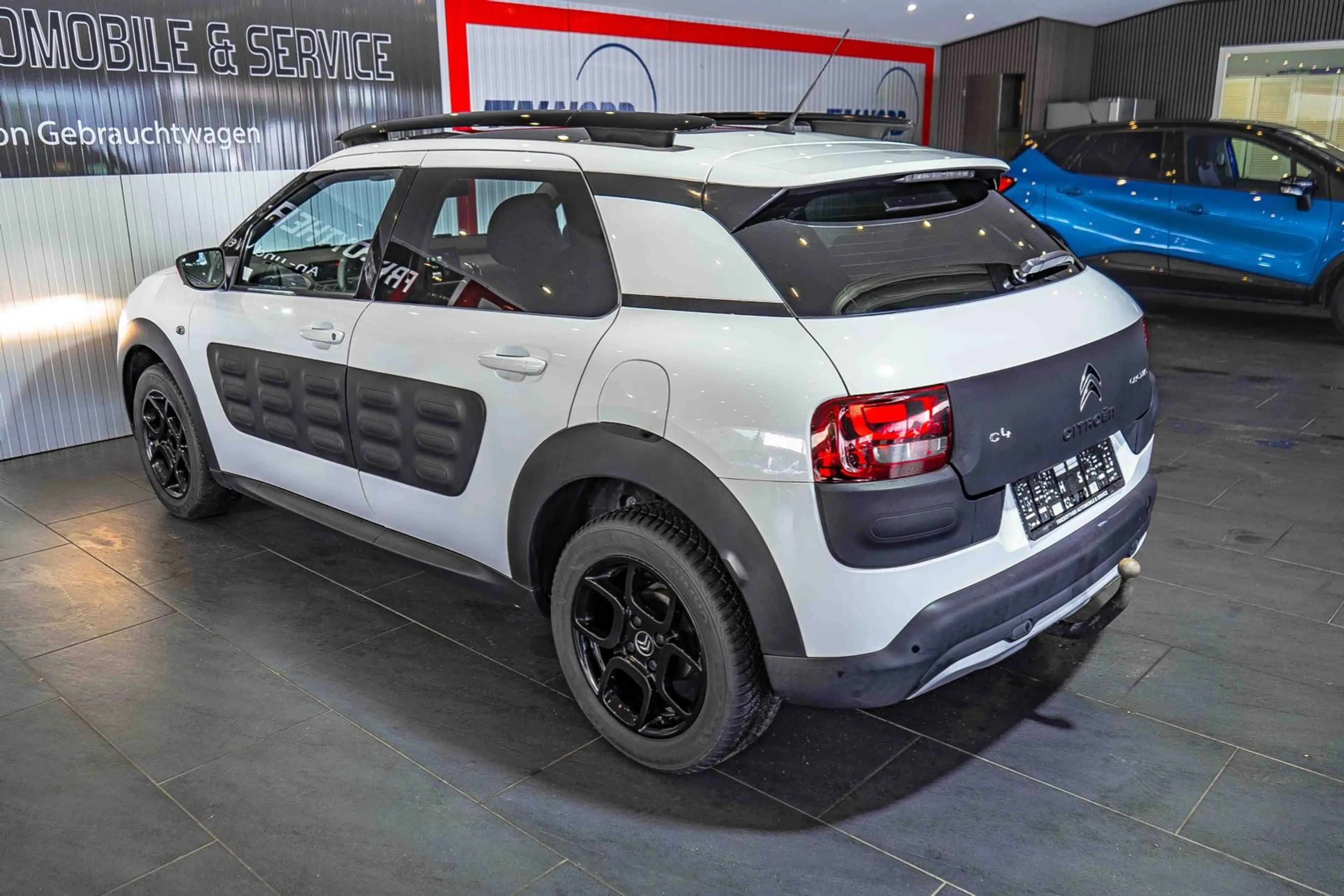 Citroen C4 Cactus 1.2 e-VTi Shine Automatik Panorama AHK — photo 7