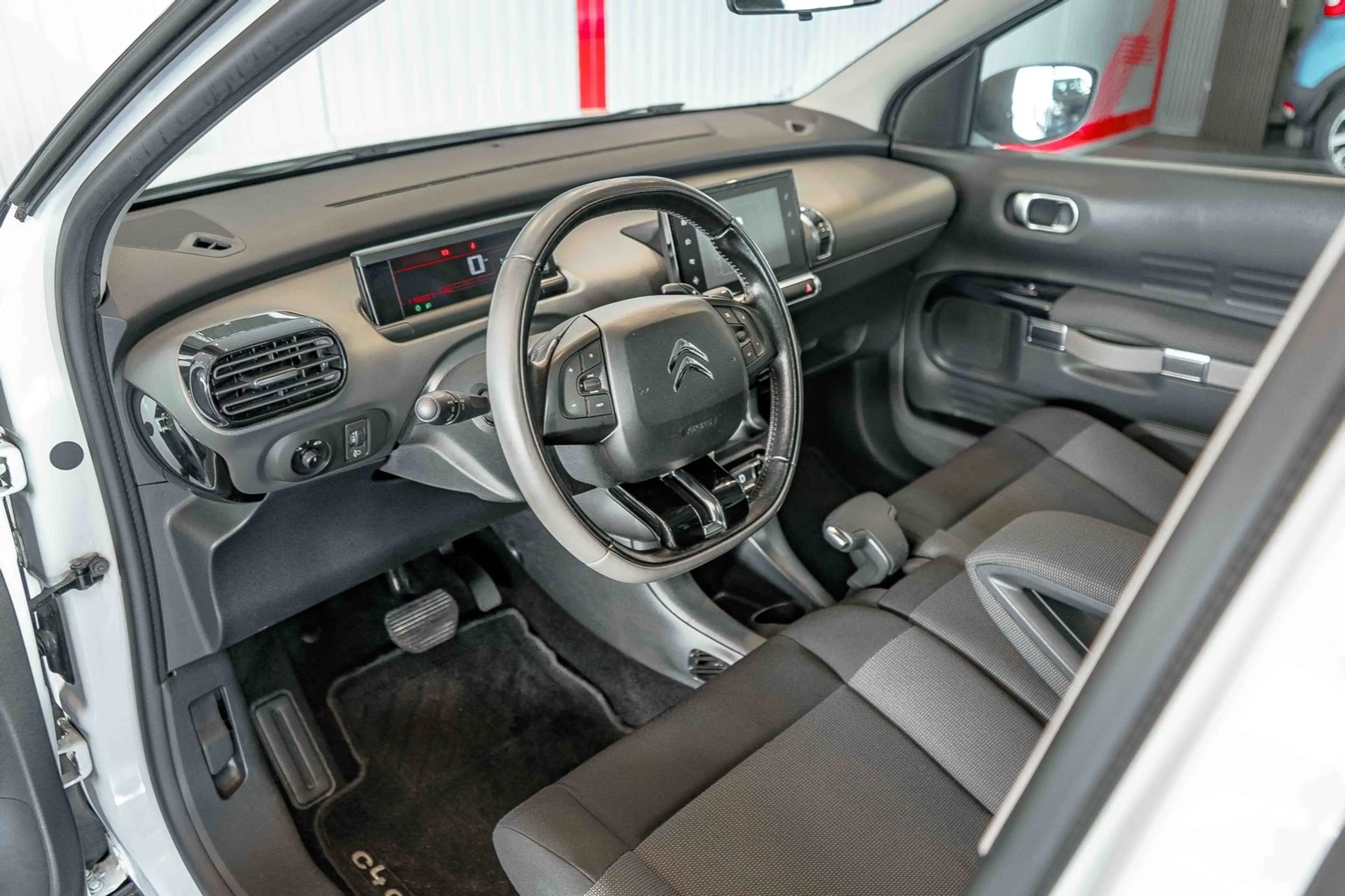 Citroen C4 Cactus 1.2 e-VTi Shine Automatik Panorama AHK — photo 10