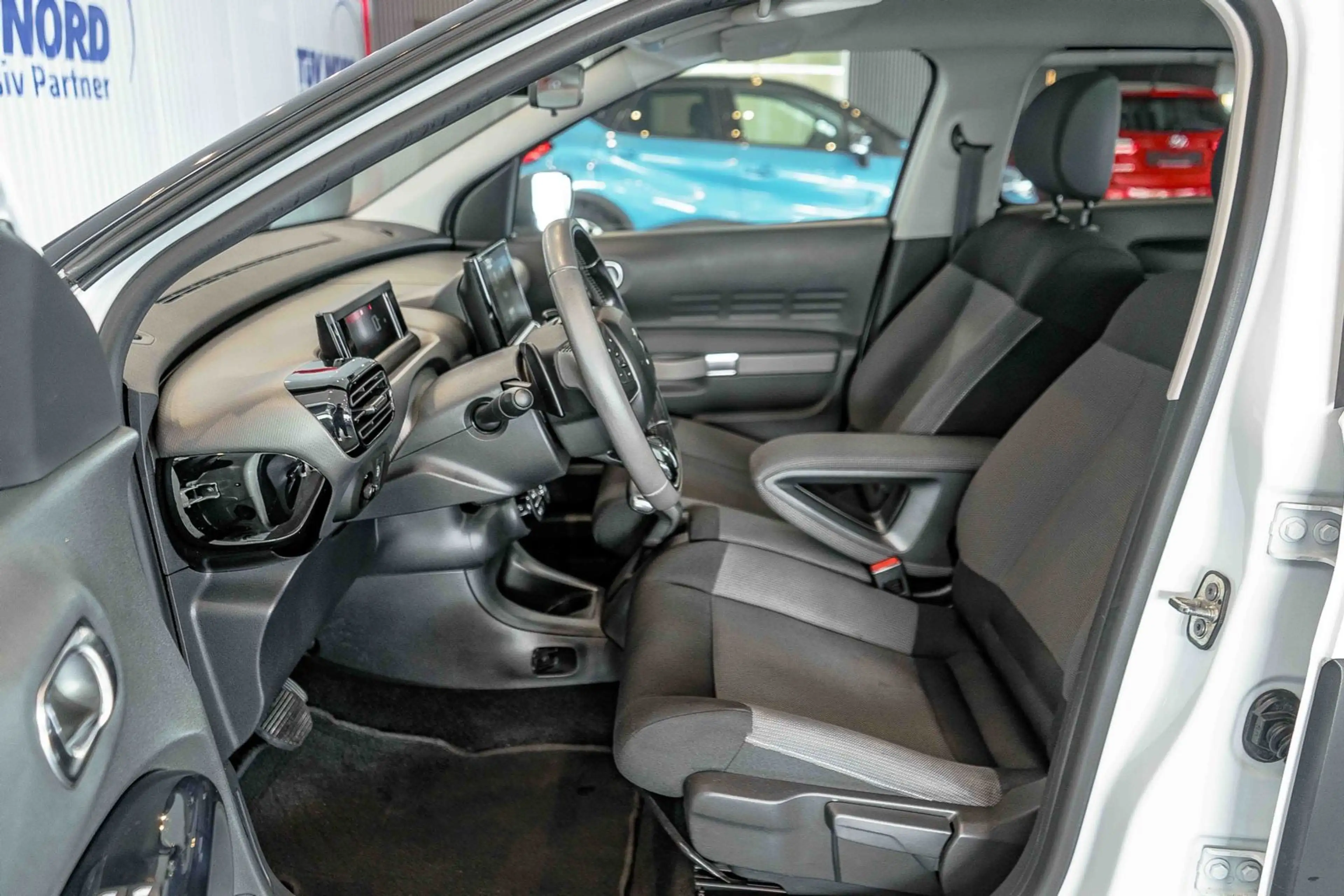 Citroen C4 Cactus 1.2 e-VTi Shine Automatik Panorama AHK — photo 11