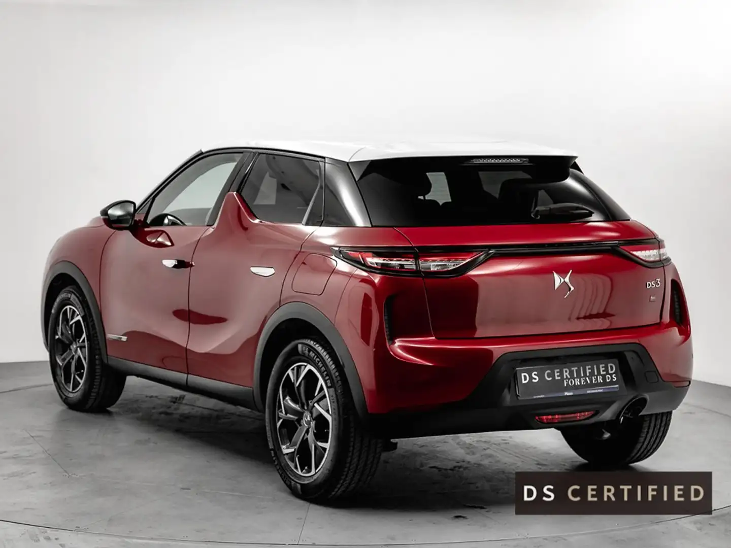 DS Automobiles DS 3 Crossback PureTech 73 kW Manual CONNECTED CHIC Rot - 2