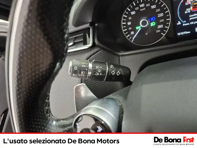 Land Rover Range Rover Velar view 12
