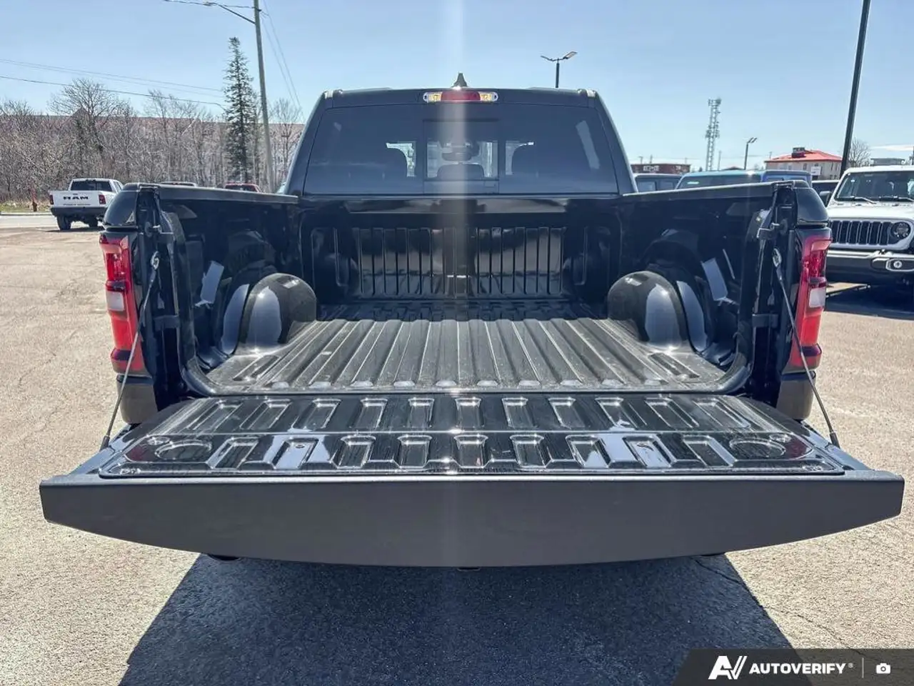 RAM 1500 снимка RAM 1500