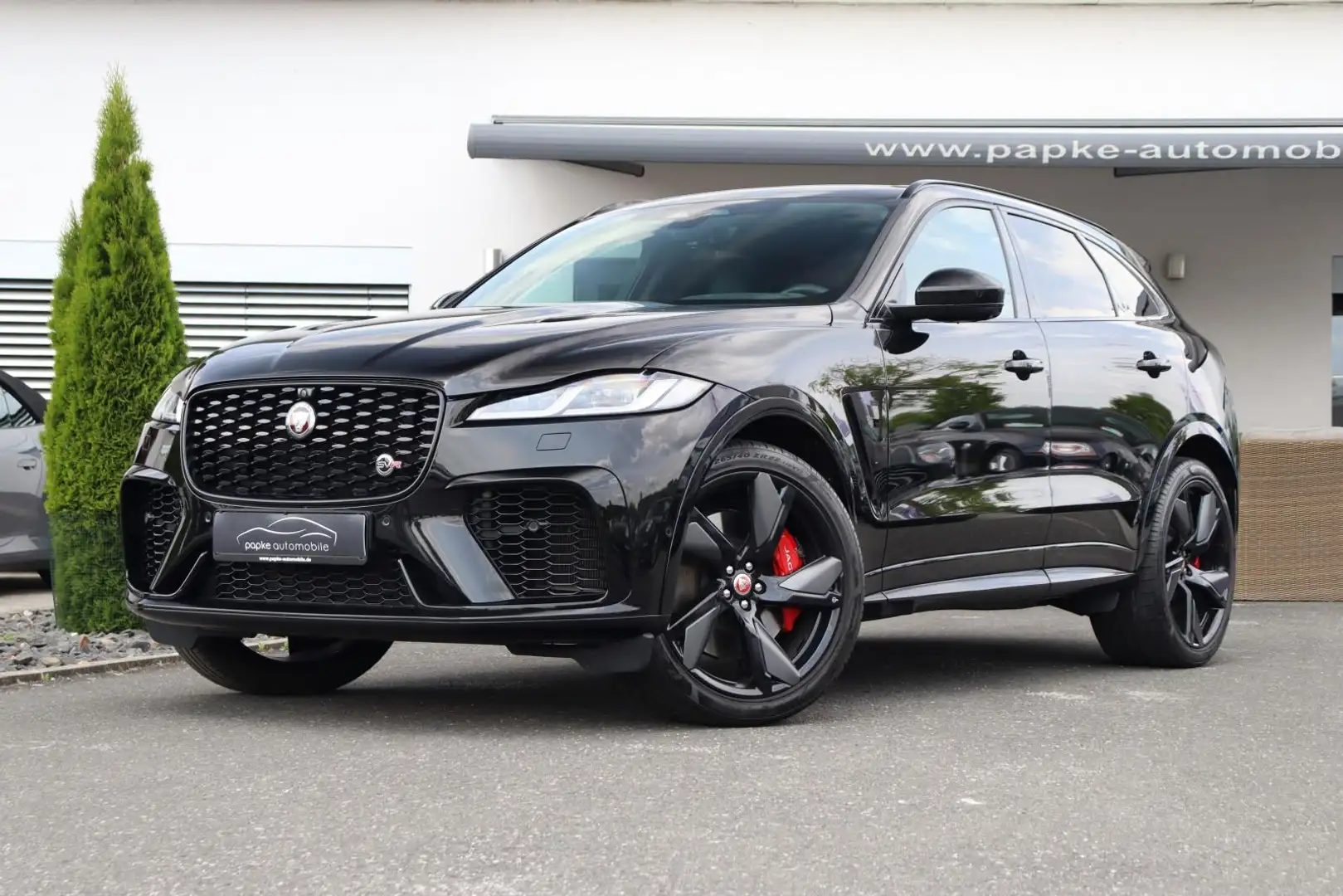 Jaguar F-Pace SVR V8 AWD +AHK+BLACK-PACK+AdSR+HEAD-UP+22ZOLL+ Schwarz - 2