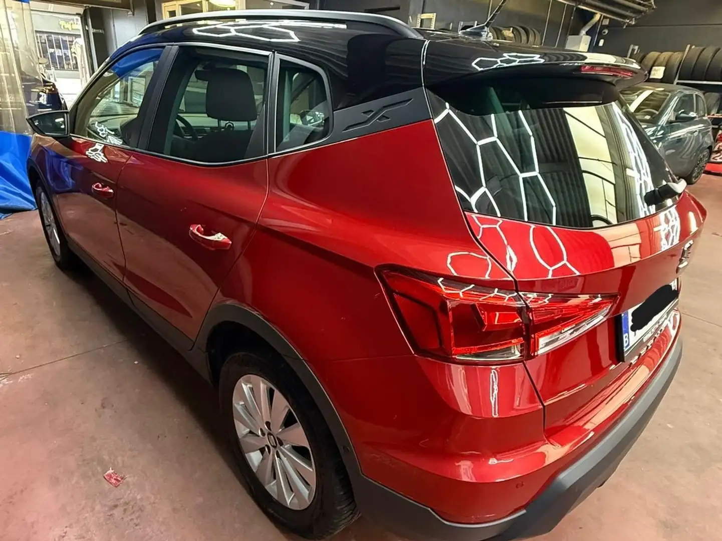 SEAT Arona Arona CNG 1.0 TGI Move! Rood - 1