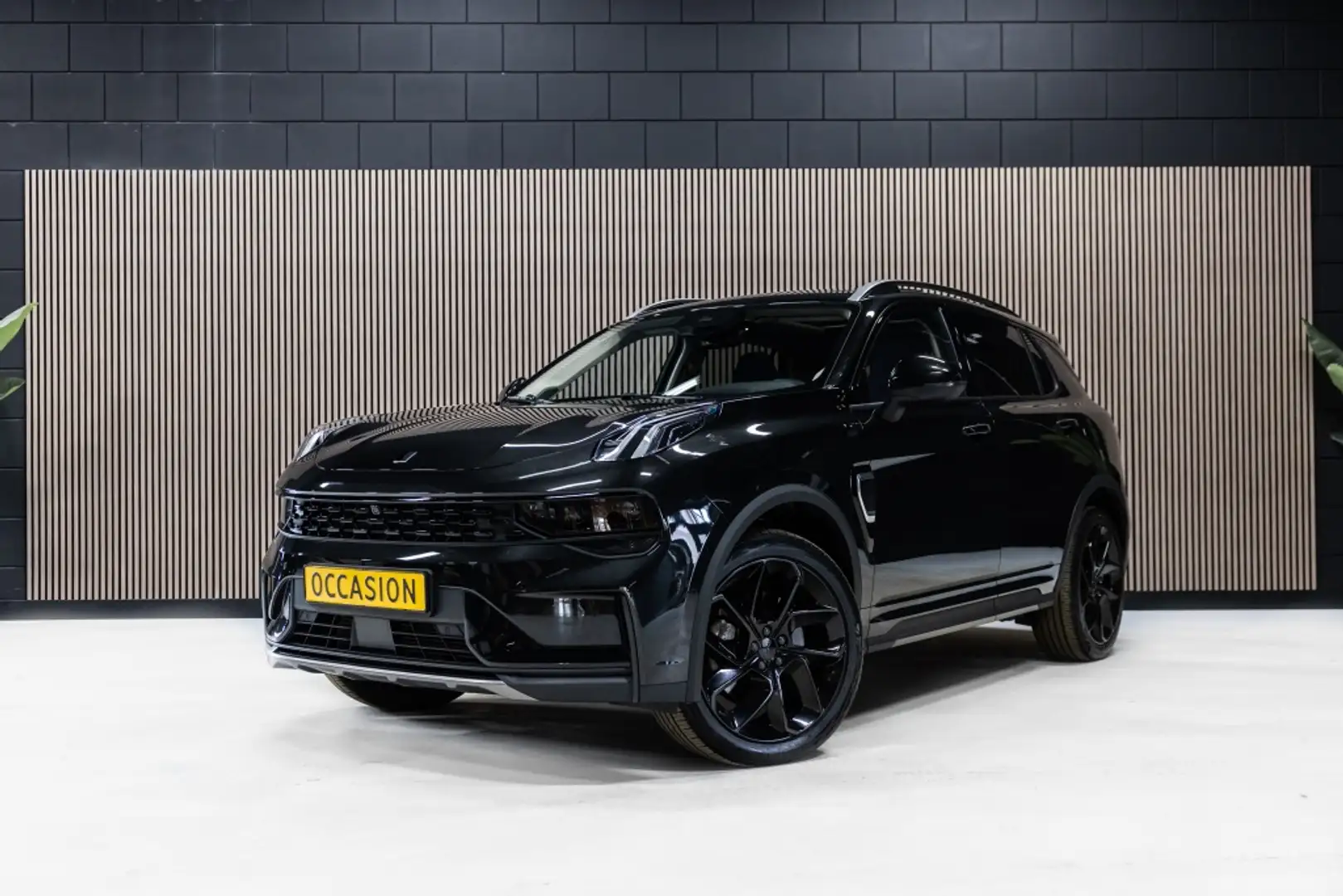 Lynk & Co 01 1.5 PHEV Black Edition | Stuurverwarming | Zwarte Noir - 1