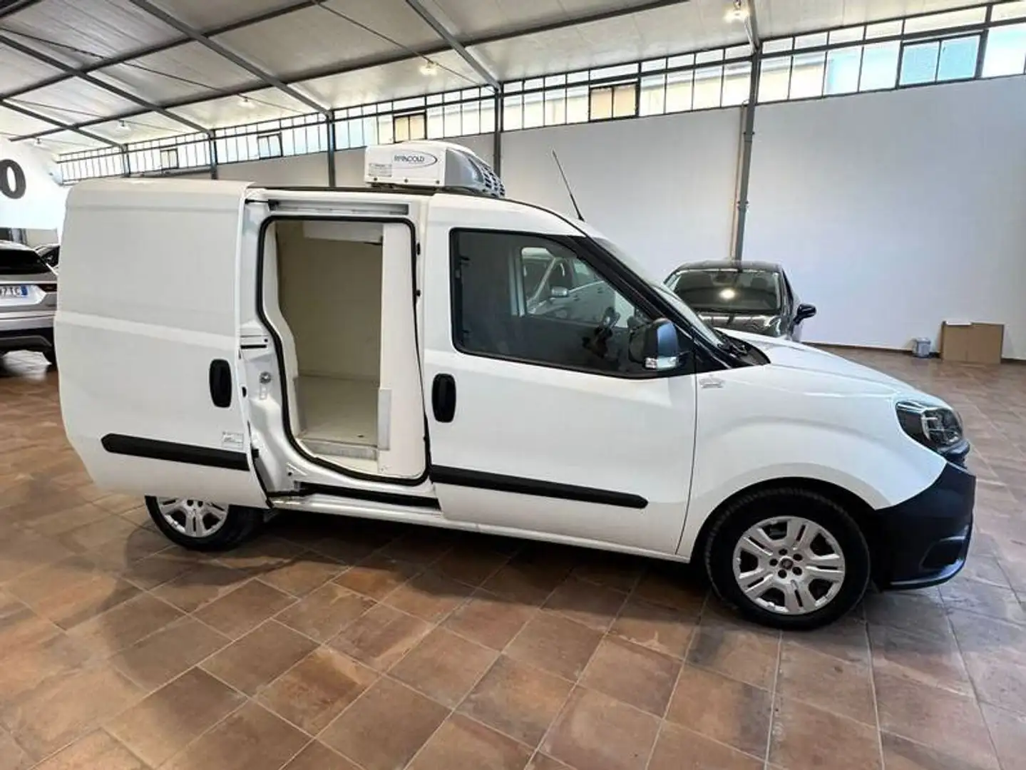 Fiat Doblo FIAT DOBLÒ 1.6mjt FRIGO Anno 2022 Km 80.000 Blanc - 2