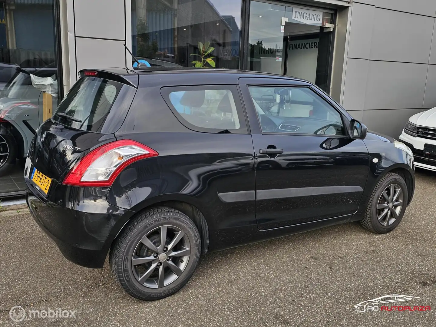 Suzuki Swift 1.2 Base Zwart - 2