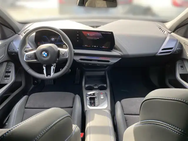 BMW 1 Series view 10