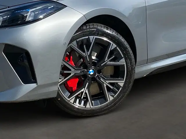 BMW 1 Series view 6