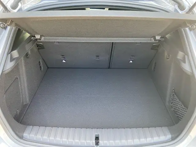 BMW 1 Series view 12