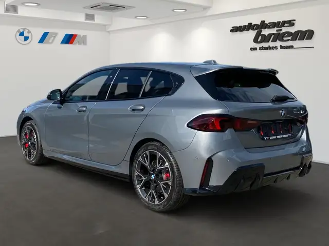 BMW 1 Series view 4