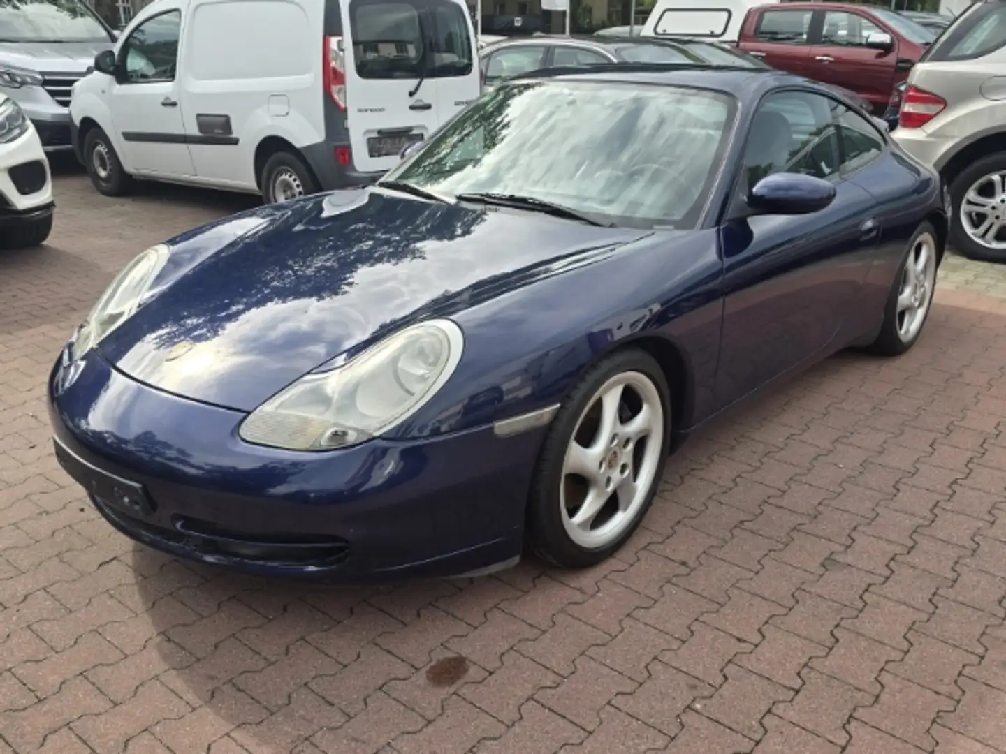 Porsche 996 911 Carrera Coupe MOTORSCHADEN Синій - 1