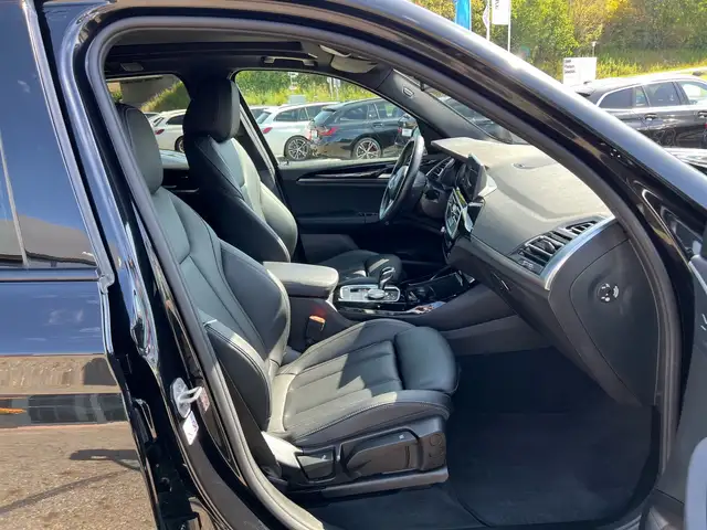 BMW X3 view 25