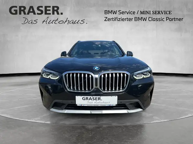BMW X3 view 9