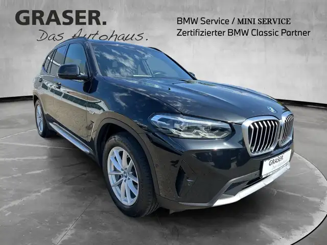 BMW X3 view 8