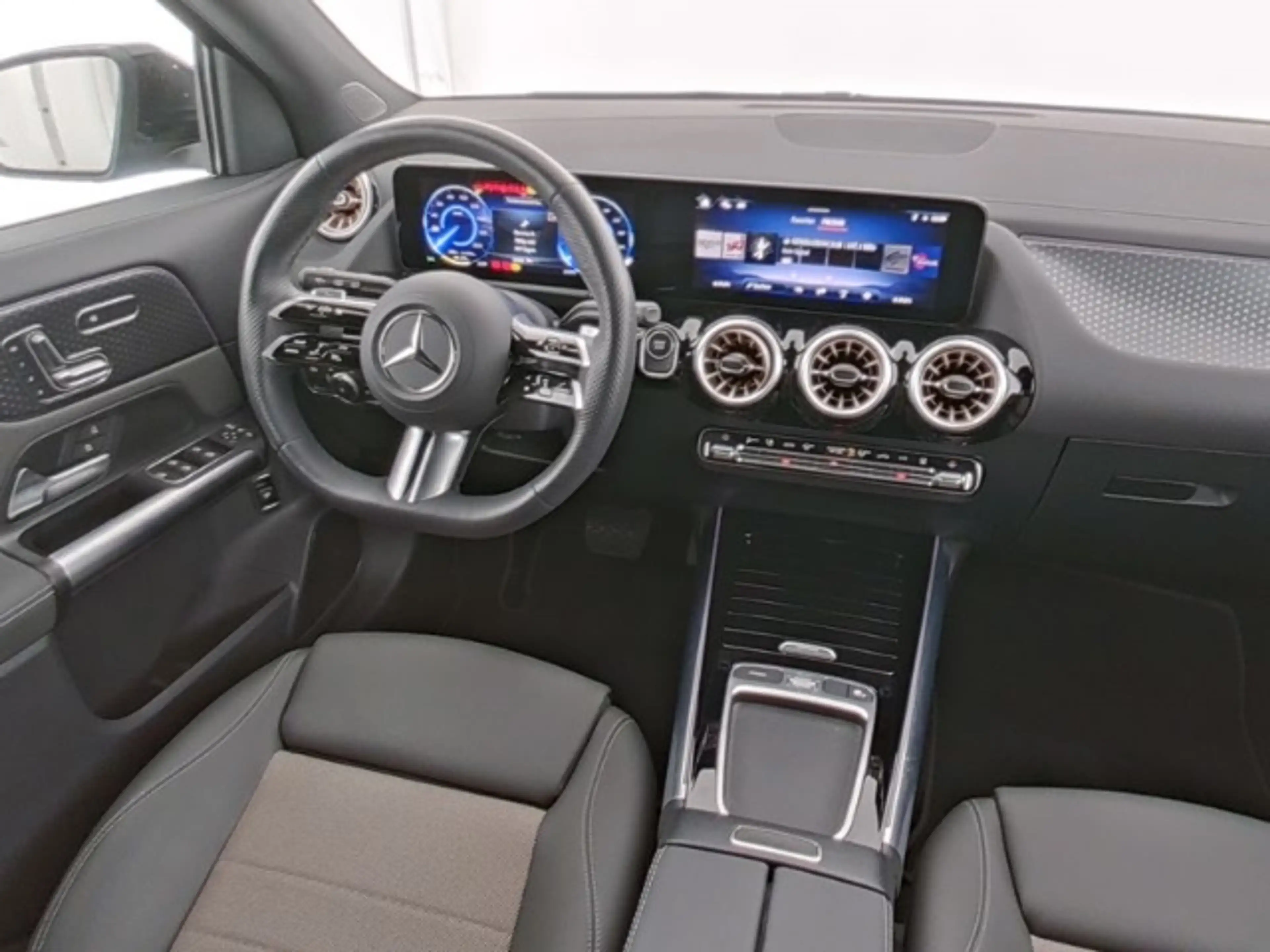 Mercedes-Benz EQA 350 4Matic Electric Art Advanced+ FAP AHK Panorama — photo 6