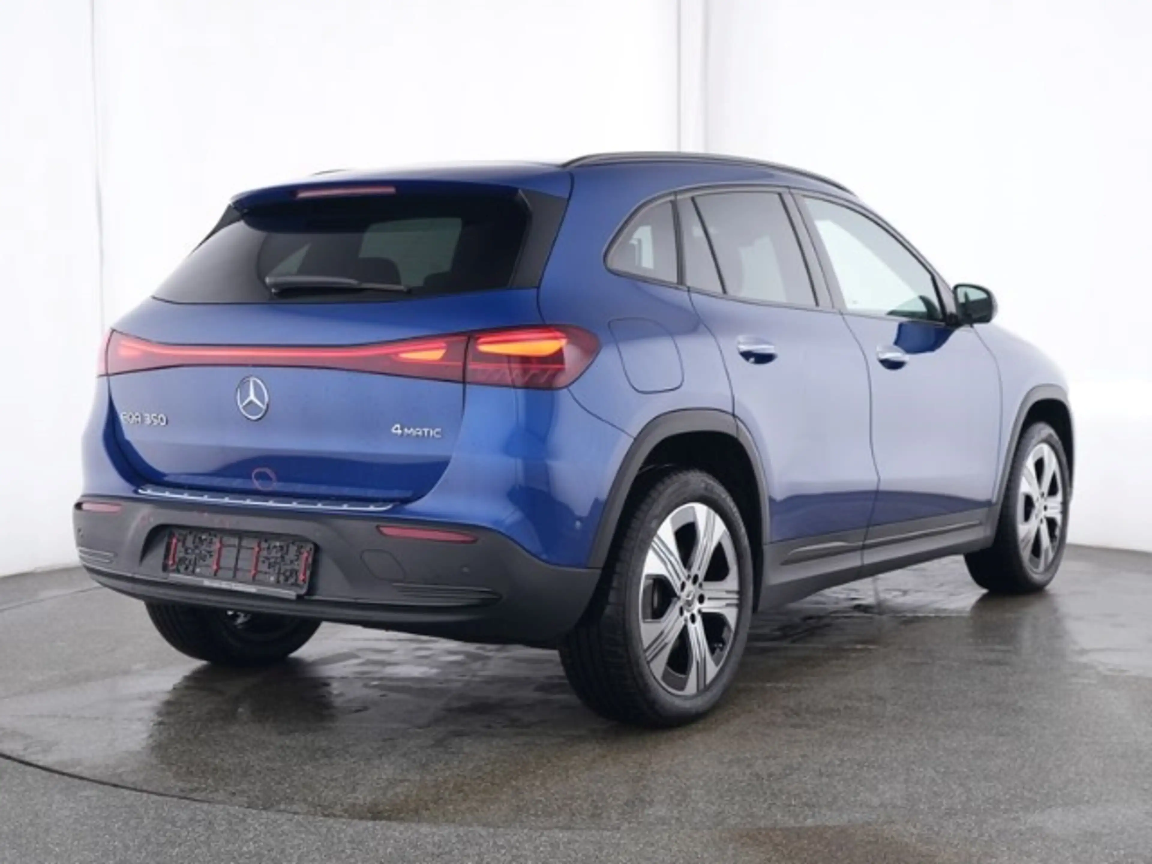 Mercedes-Benz EQA 350 4Matic Electric Art Advanced+ FAP AHK Panorama — photo 3