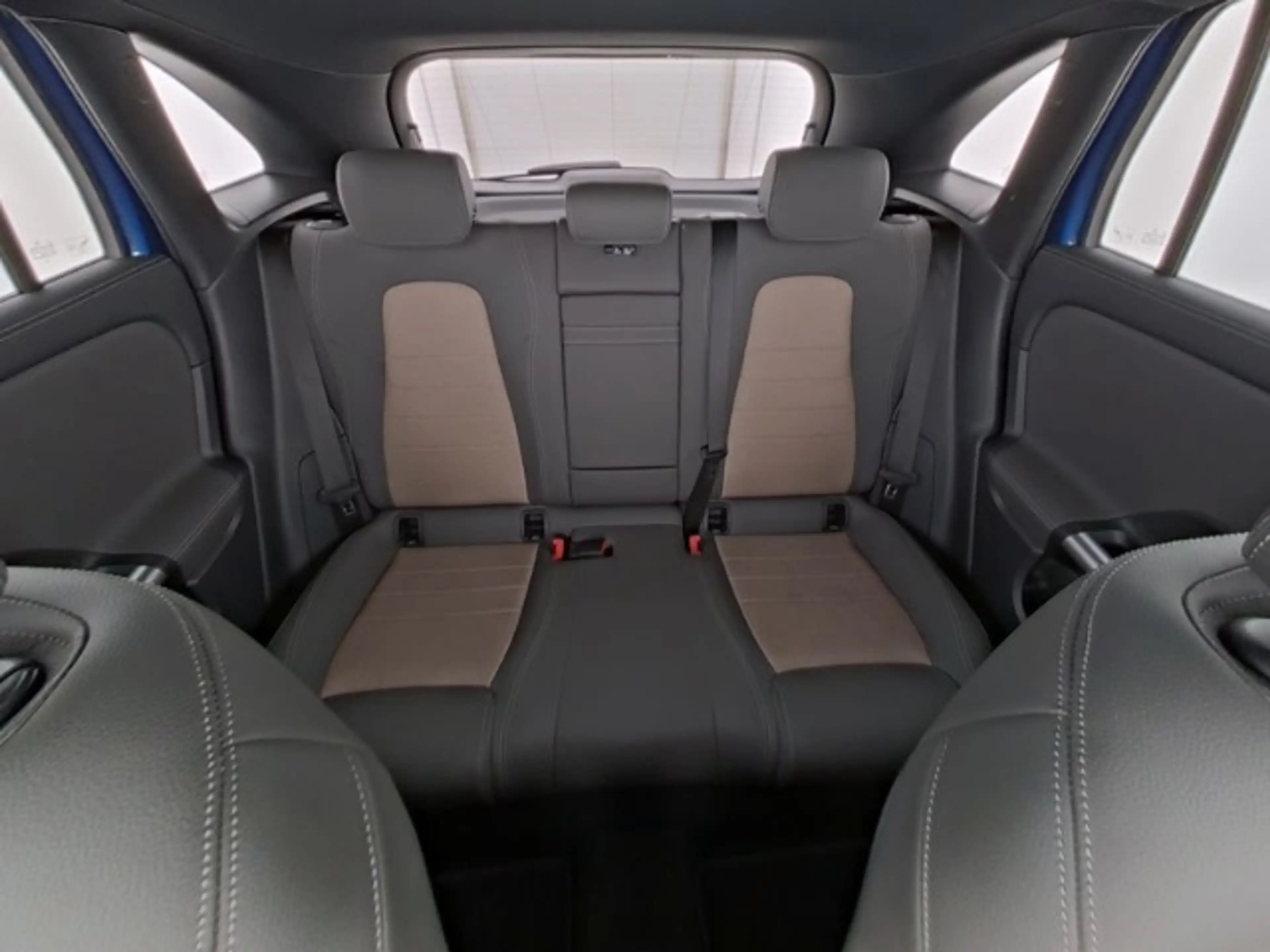 Mercedes-Benz EQA 350 4Matic Electric Art Advanced+ FAP AHK Panorama — photo 8