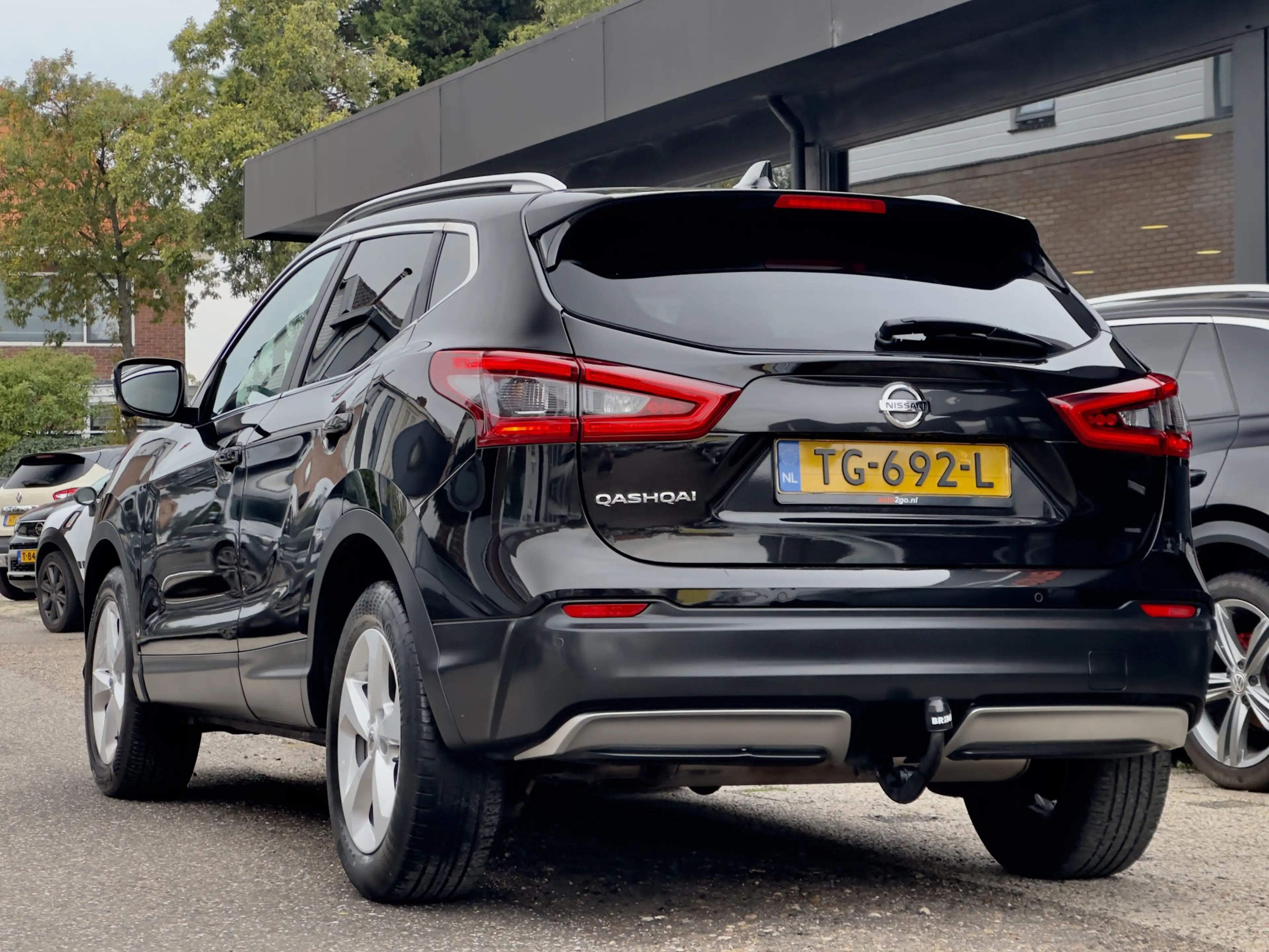 Nissan Qashqai 1.2 AUTOM EDITION PANODAK LEDER NAVI CAMERA-360 AI — photo 4