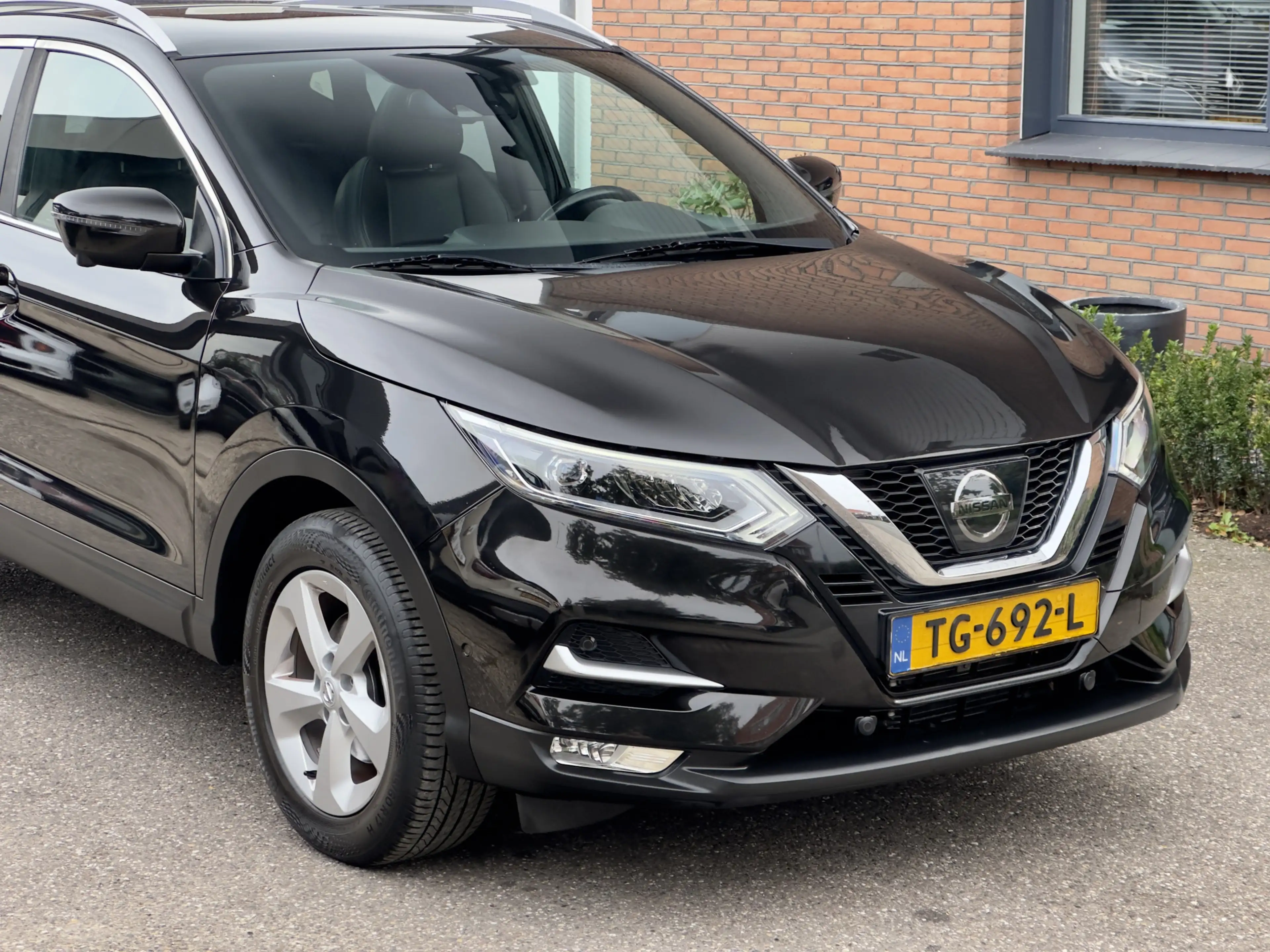 Nissan Qashqai 1.2 AUTOM EDITION PANODAK LEDER NAVI CAMERA-360 AI — photo 12