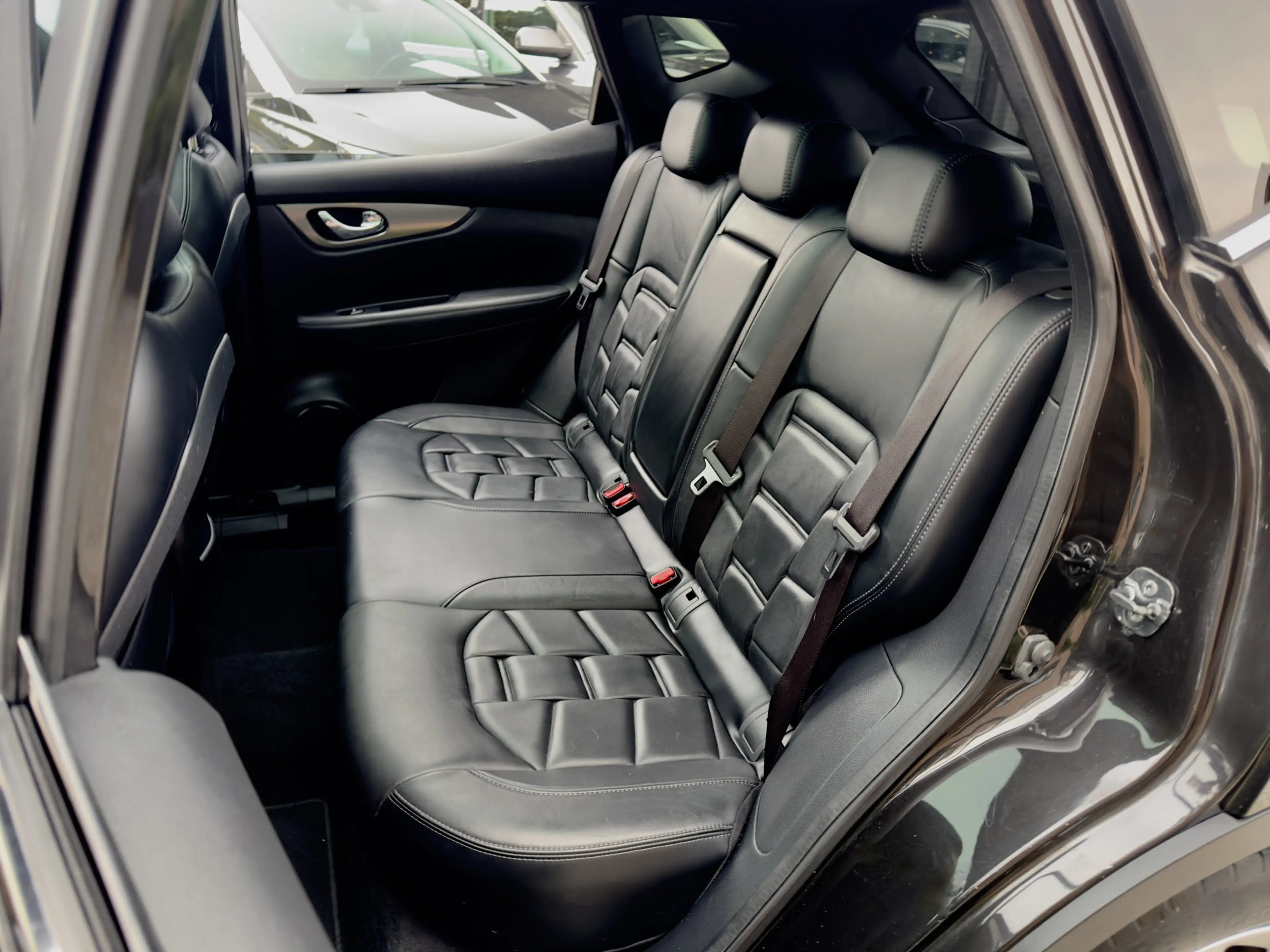 Nissan Qashqai 1.2 AUTOM EDITION PANODAK LEDER NAVI CAMERA-360 AI — photo 15