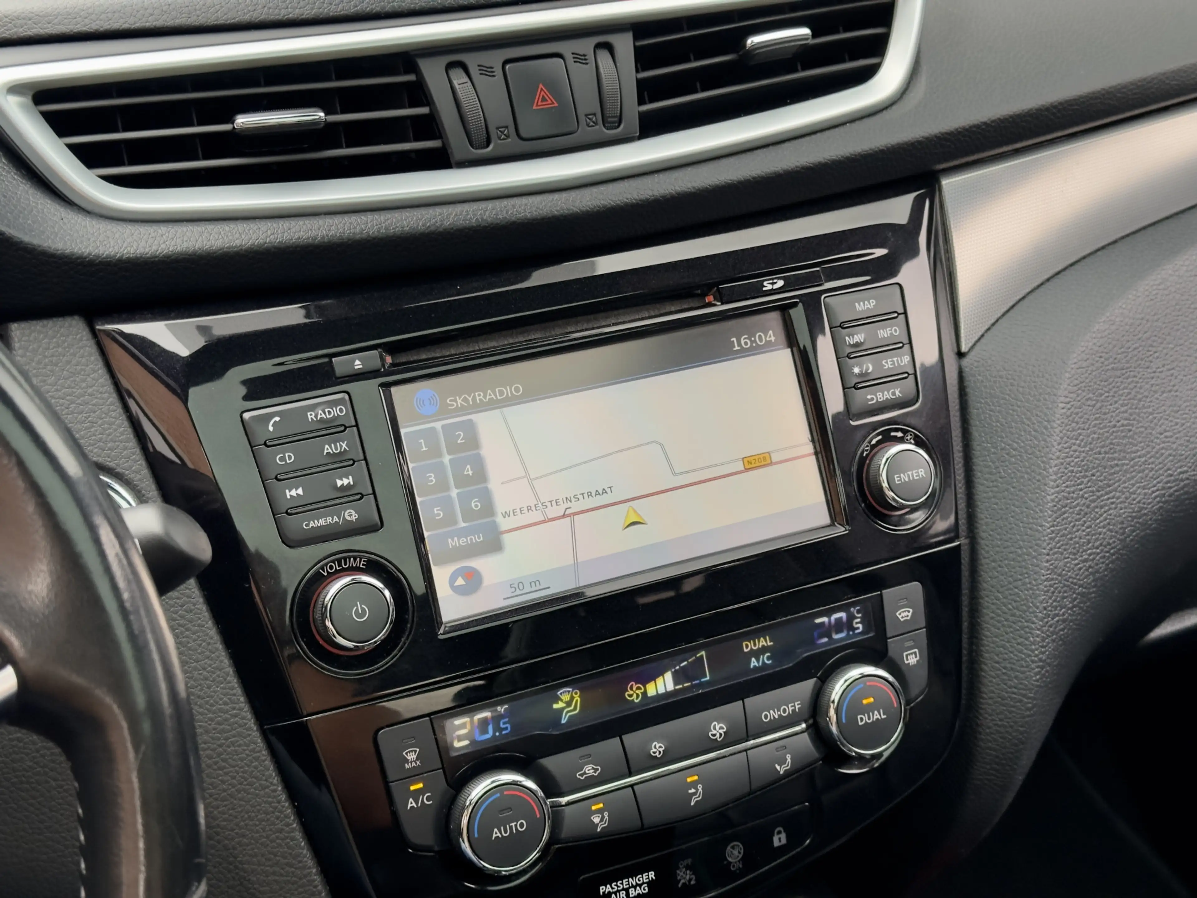Nissan Qashqai 1.2 AUTOM EDITION PANODAK LEDER NAVI CAMERA-360 AI — photo 9