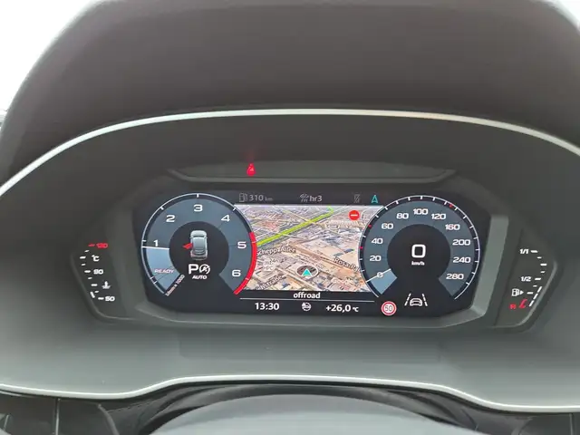 Audi Q3 view 9