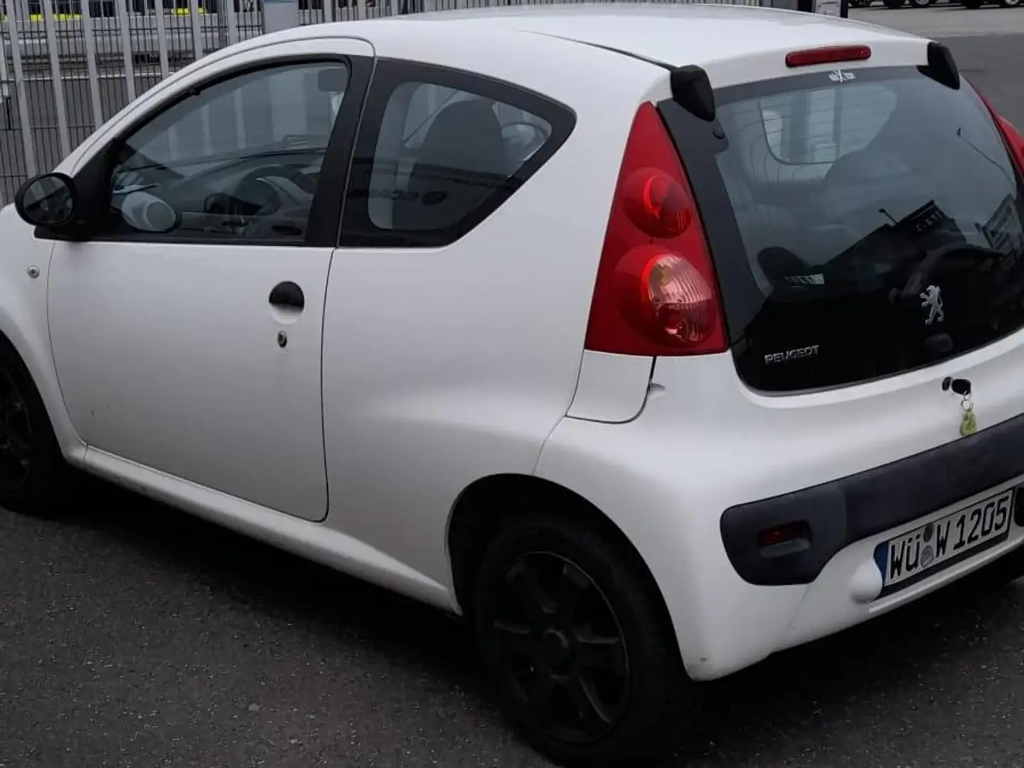 Peugeot 107 107 70 Black Weiß - 1