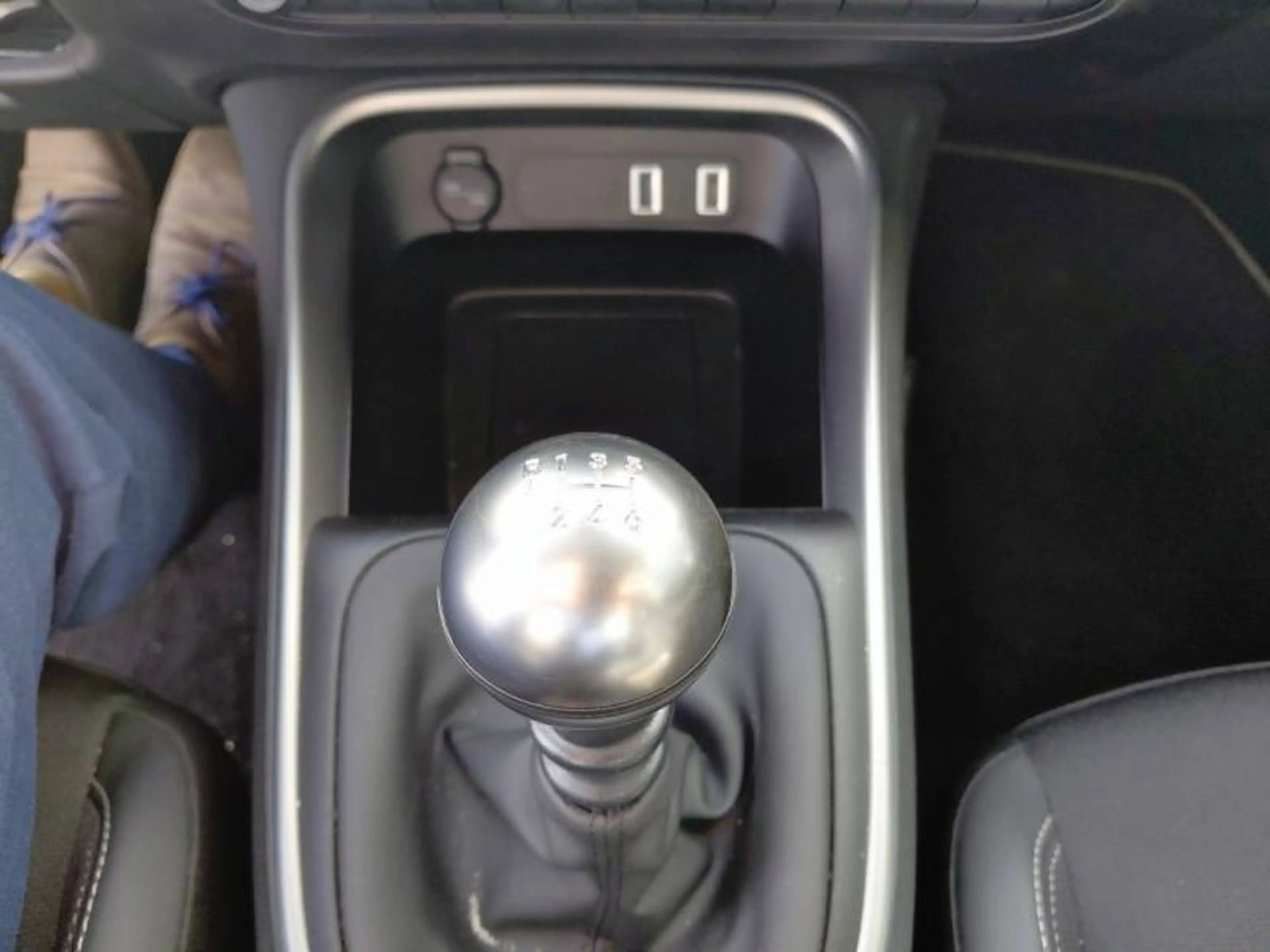 Jeep Avenger 1 1.2 MT6 Altitude — photo 13