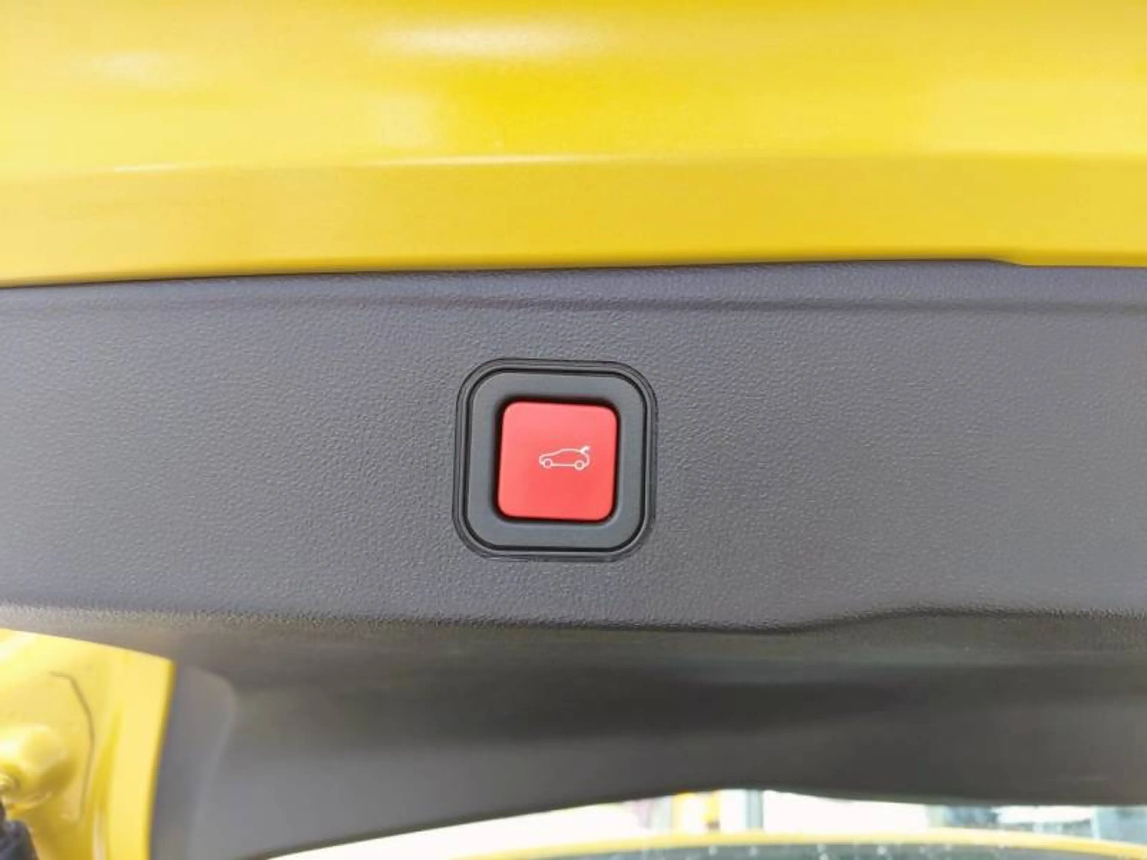 Jeep Avenger 1 1.2 MT6 Altitude — photo 12
